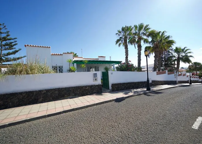 Monte Rojo Holiday home