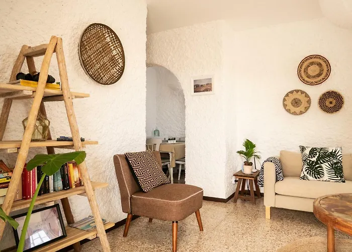 Monte Rojo Holiday home *